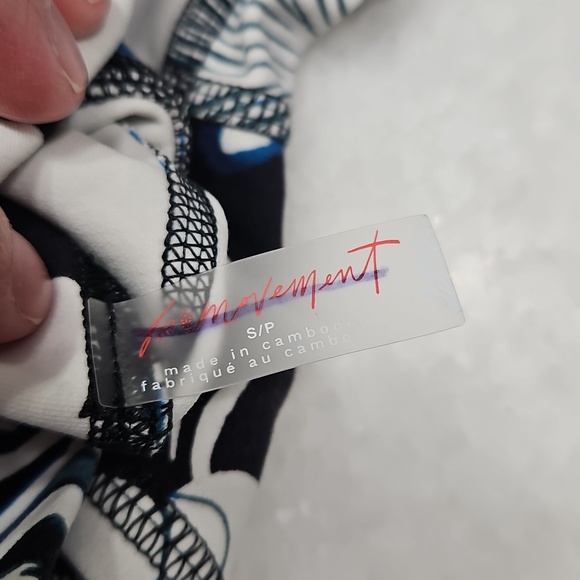 Women's Free People Movement Blue Floral Koi Print Biker Shorts - Picture 3 of 4